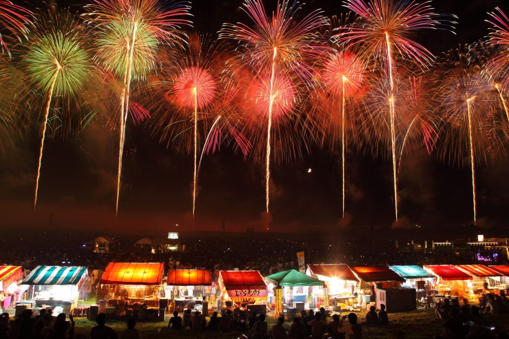Best Time to Visit Japan: Festival in Sakata, Yamagata, Japan (Beautiful fireworks & many brilliant stalls selling snacks, drink,noodle,grilled chicken called yakitori )
