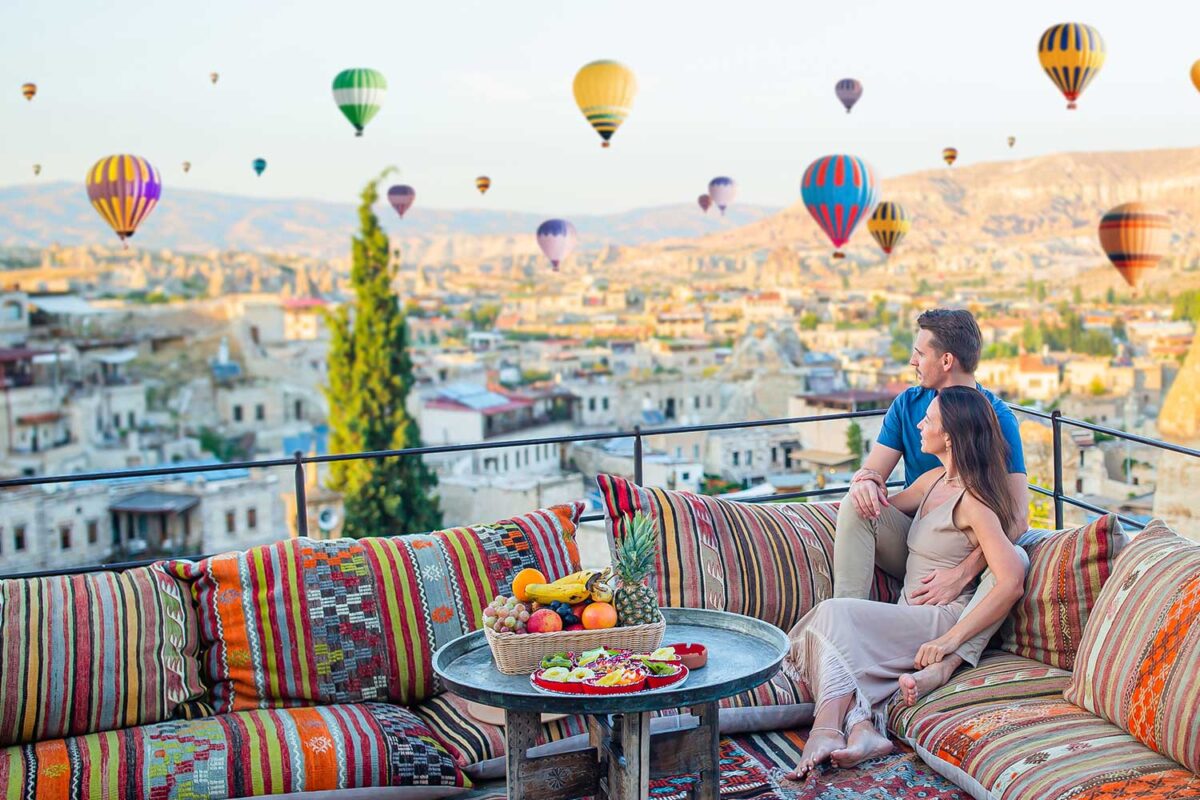 happy-young-couple-during-sunrise-watching-hot-air-5TQ6PVE.jpg happy-young-couple-during-sunrise-watching-hot-air-5TQ6PVE.jpg